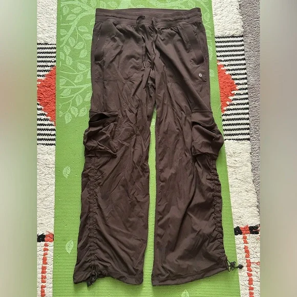 Lululemon Dance Studio Mid Rise cargo pants size L - Picture 1 of 9
